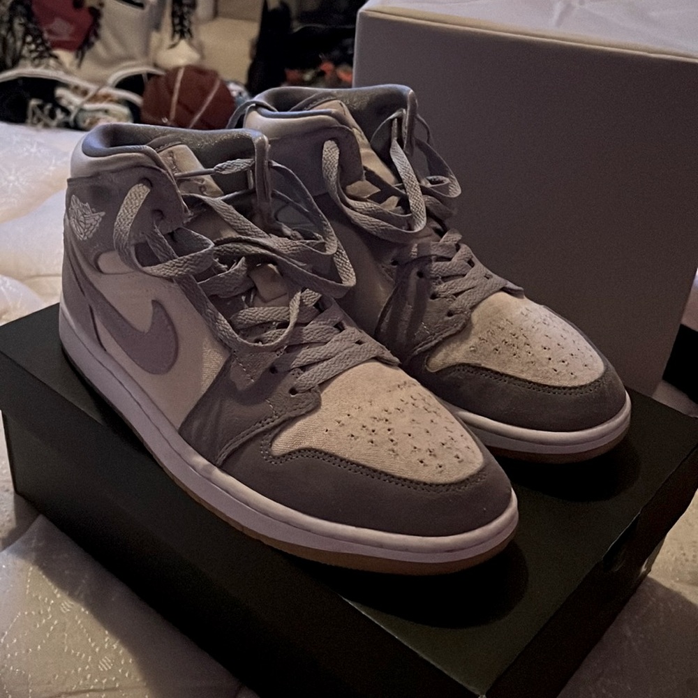 AIR JORDAN COCONUT MILK PARTICLE GREY